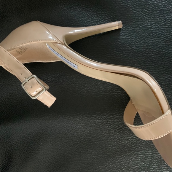 Steve Madden Nude High Heels - Picture 2 of 3